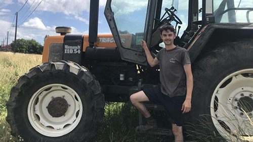 Dorian Weillaert fait partie des organisateurs de la fête agricole du week-end à Fleurbaix.